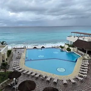 Апартаменты Plaza Sea View, Канкун