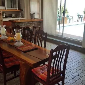 lodge-strand.hotels-capetown.com/