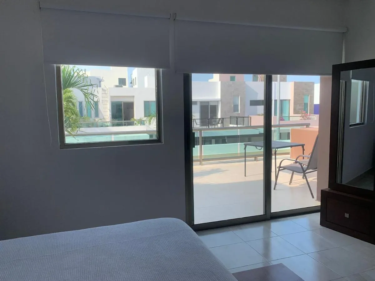 Проживание в семье Cancun Airport Zone